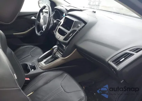 2012 Ford Focus Sel z USA, uszkodzony, nr VIN 1FAHP3M2XCL101437